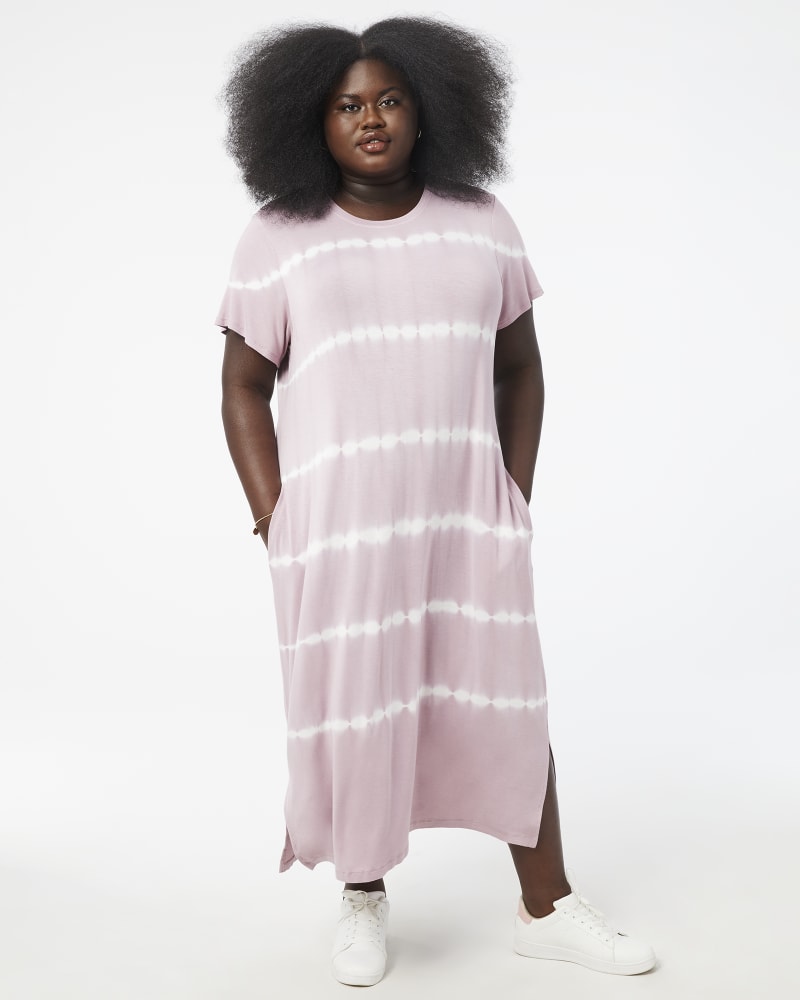 Plus size model with rectangle body shape wearing Stephanie Crew Neck Tie Dye Midi Dress by Marc NY | Dia&Co | dia_product_style_image_id:157035